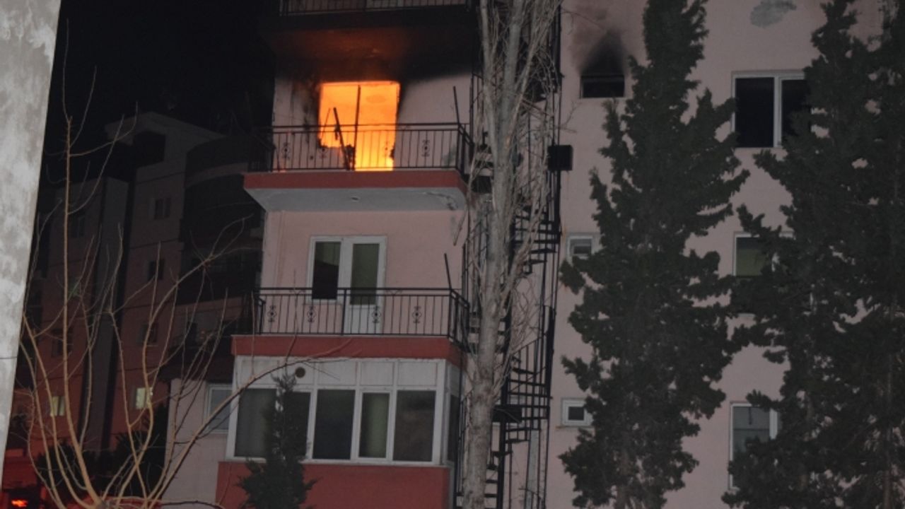 İzmir’de TÜGVA'ya ait binada yangın