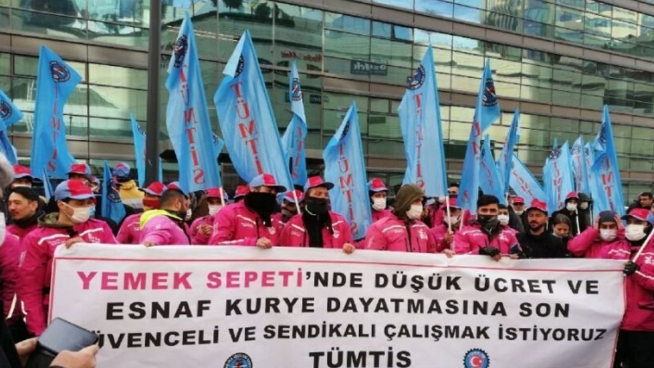 Yemeksepeti ve Banabi kuryeleri kontak kapattı