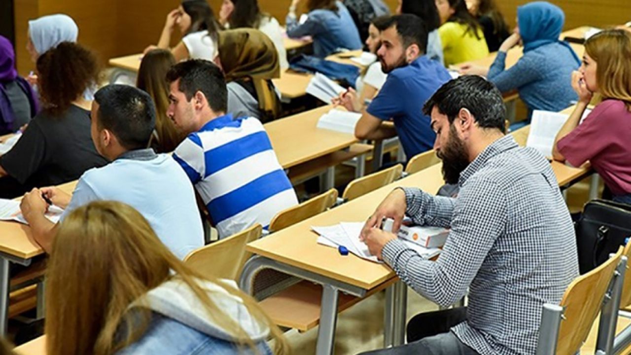 Başkan Soyer duyurdu: Üniversitelilere öğrenim desteği tamamlandı