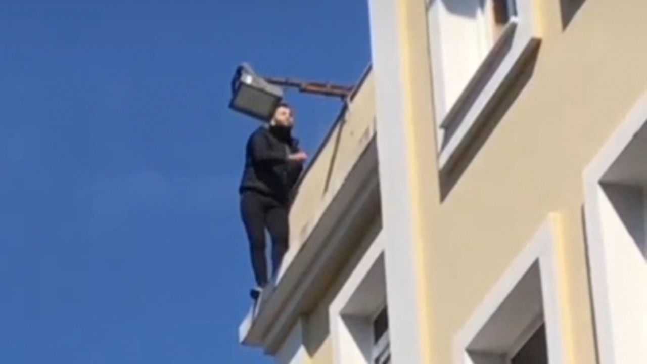 Bornova Belediyesi binasında intihara kalkıştı