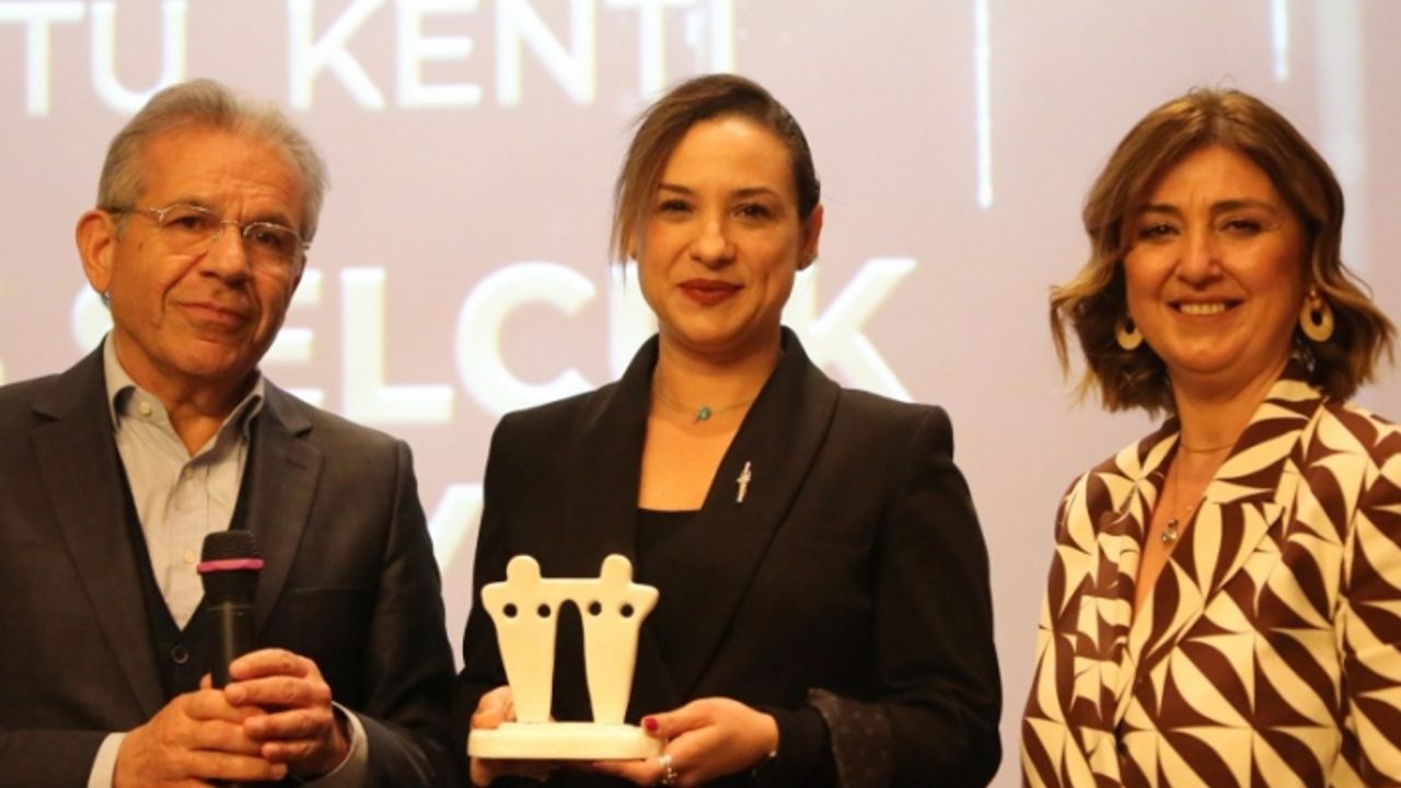 Efes Selçuk'a 'Kadın Dostu Kent' ödülü