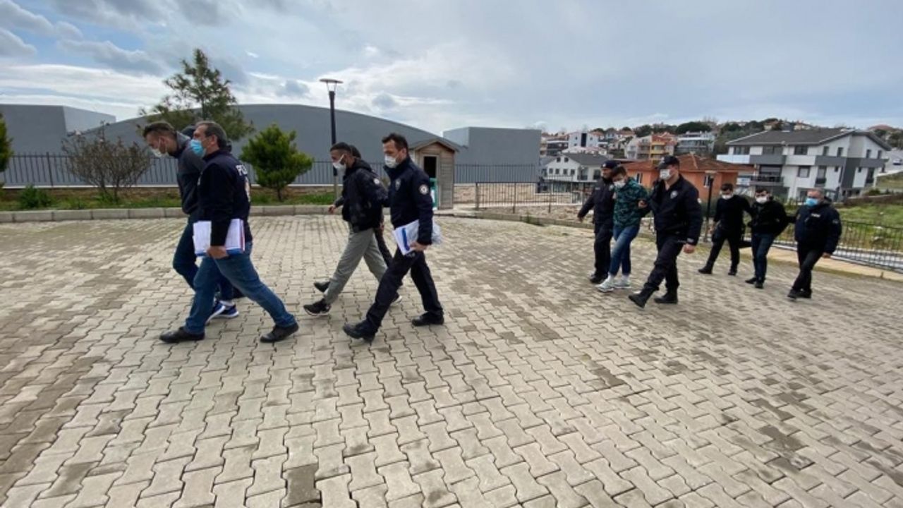 Hırsızlar evde uyuşturucu kullanırken kıskıvrak yakalandı