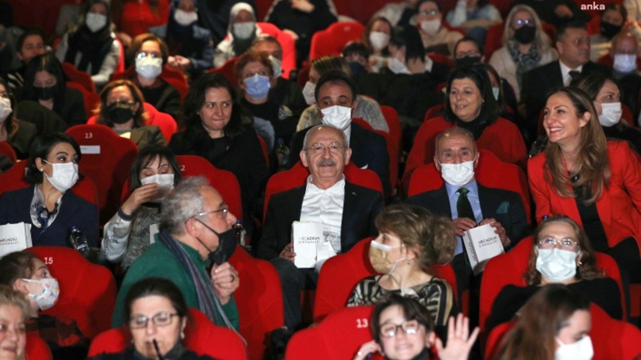 Kılıçdaroğlu, eşi Selvi Kılıçdaroğlu ile birlikte Bergen'i izledi