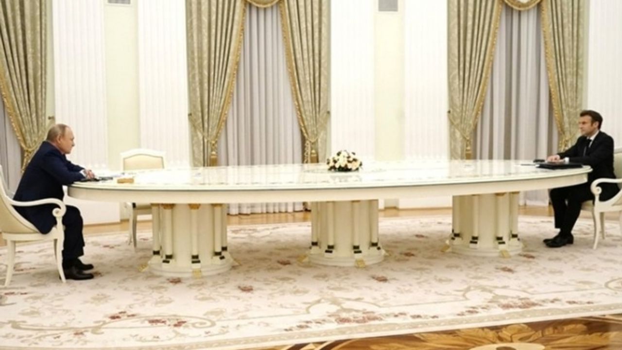 Putin ve Macron, Ukrayna'daki durumu görüştü
