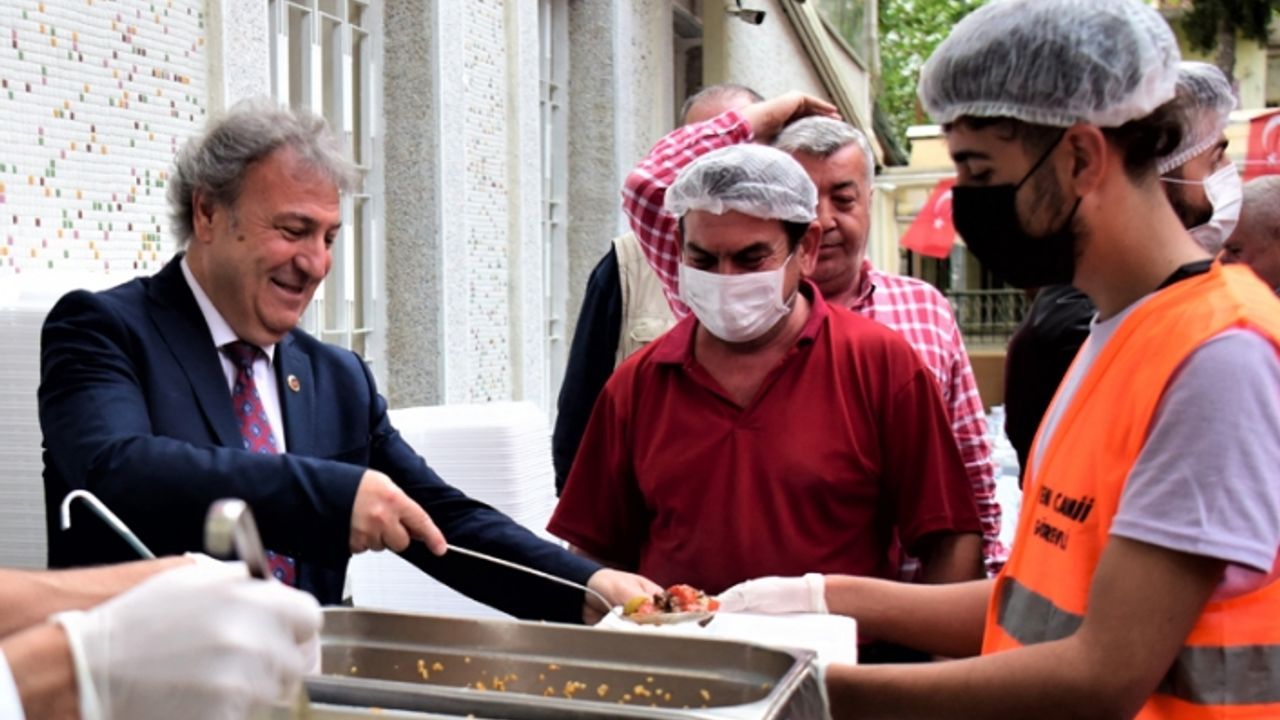 Başkan İduğ önce camii ardından kilise iftarında