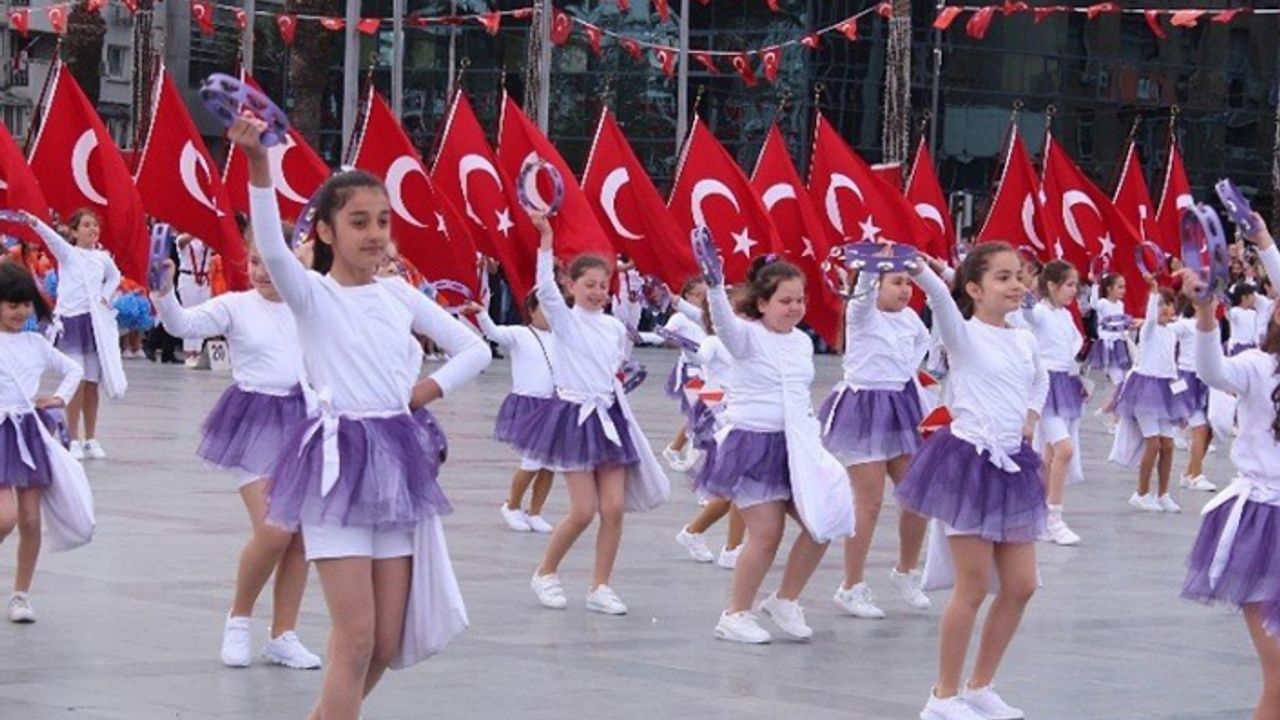 İşte İzmir Valiliği'nin saat saat 23 Nisan programı...
