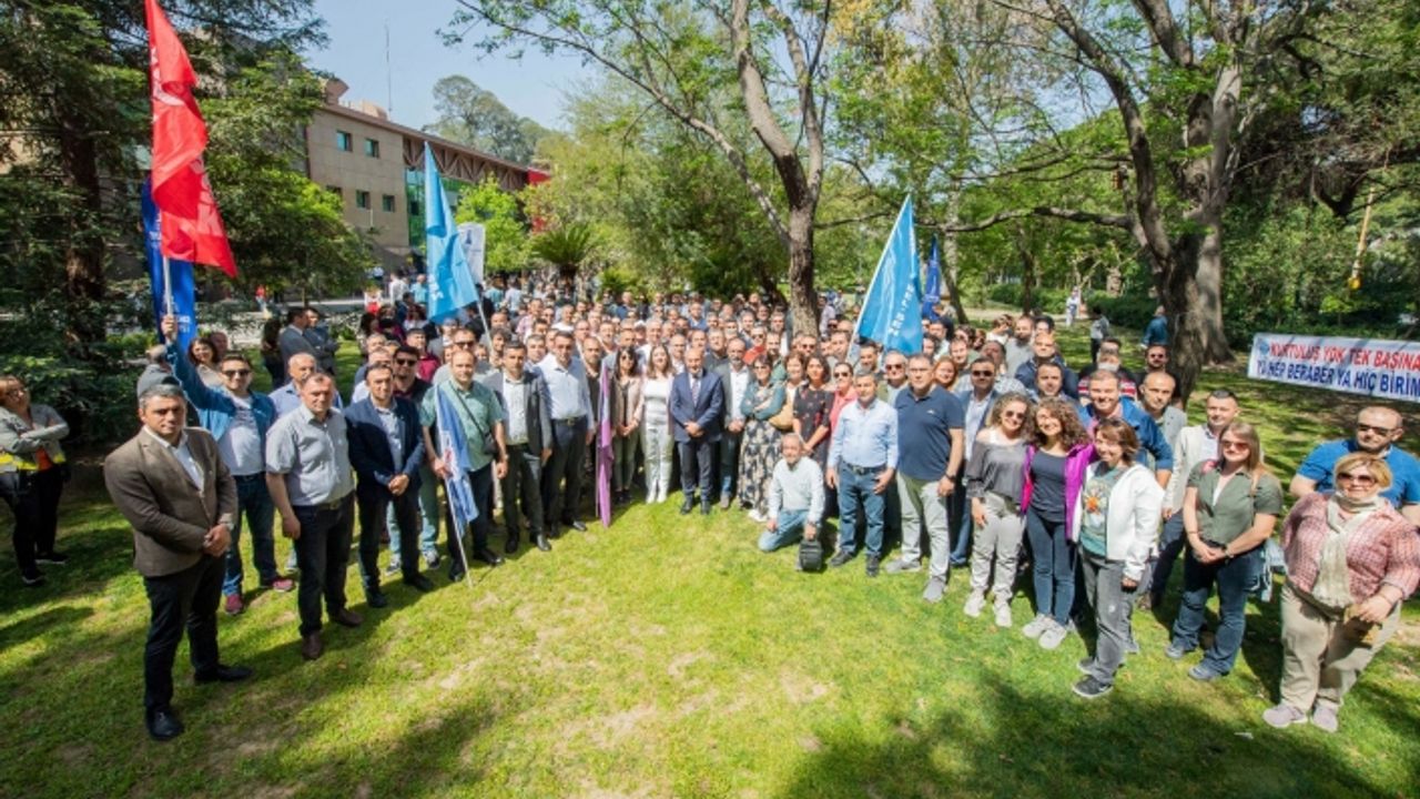 İzmir Büyükşehir Belediyesi’nde 6 bin memuru sevindiren imza