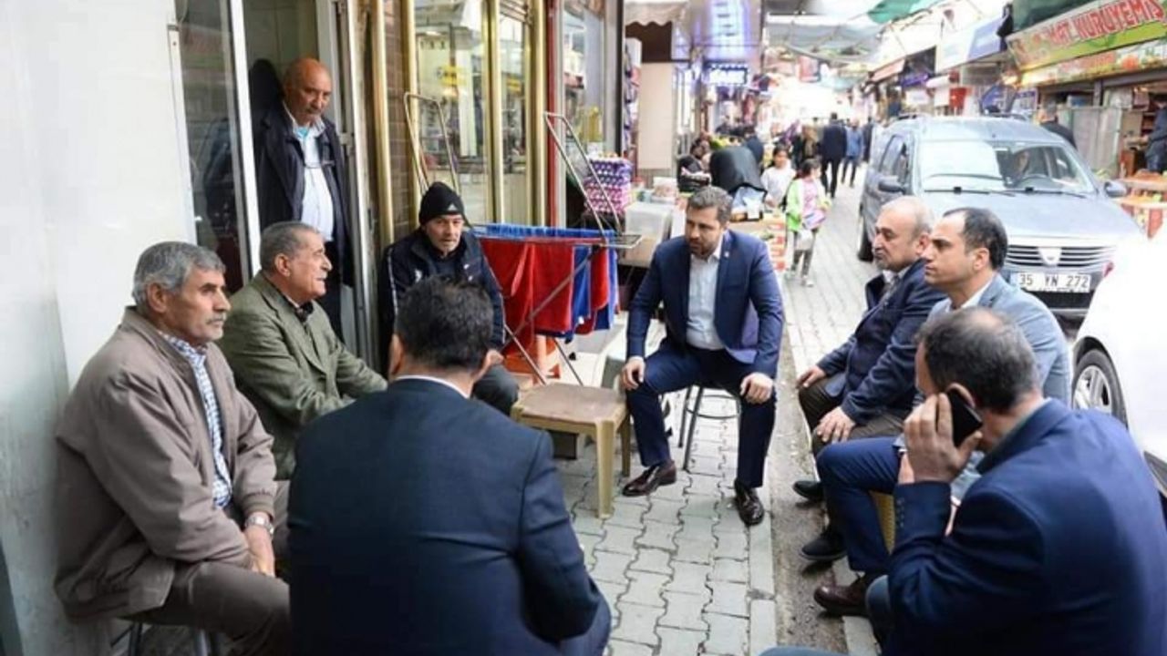 İzmirli esnaf CHP İl Başkanı Yücel'e dert yandı; Zamlardan bıktık!