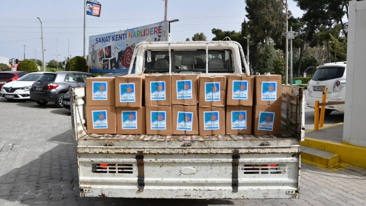 Narlıdere Belediyesi'nden dar gelirli ailelere erzak yardımı