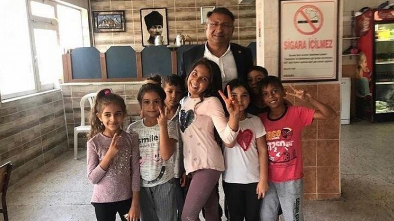 Özcan Purçu'dan Dünya Romanlar Günü teklifi