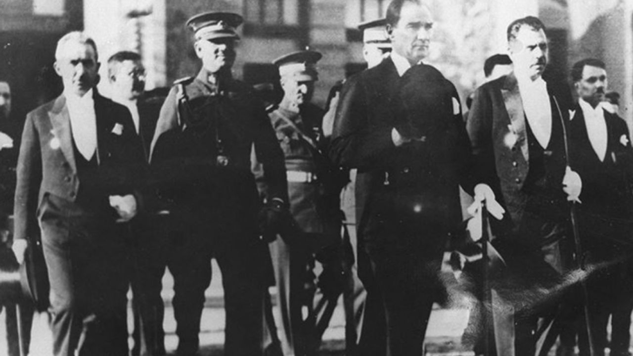 TBMM 102 yaşında: 23 Nisan Ulusal Egemenlik ve Çocuk Bayramı kutlu olsun