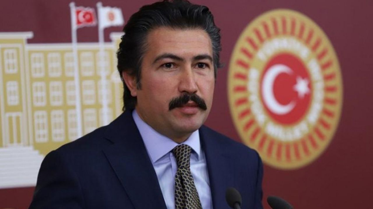 AK Parti’de Cahit Özkan görevden alındı