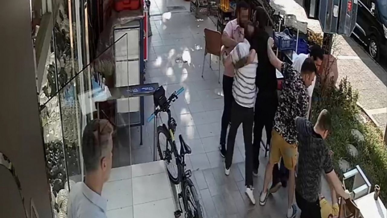 Doktora dehşeti yaşattılar: 5 kişi birden saldırdı