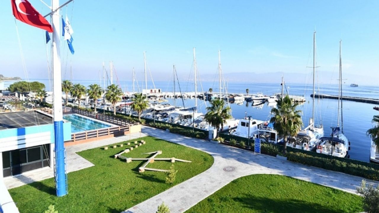 İzmirlilerin gözdesi mavi bayraklı “İzmir Marina”