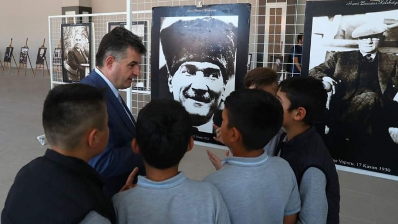 Kınık'ta Atatürk Fotoğrafları sergisi yoğun ilgi gördü!