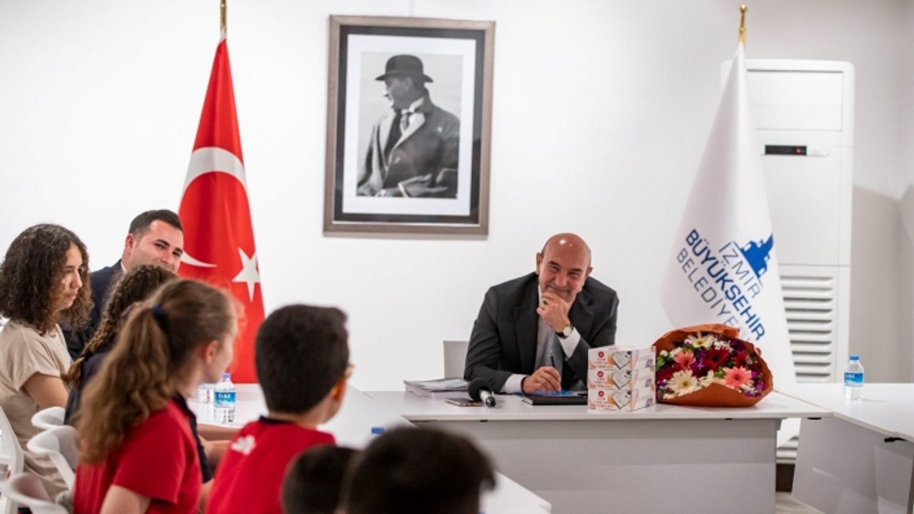 Soyer'den genç yazarlara öğüt: Kitabınız kainattaki izinizdir