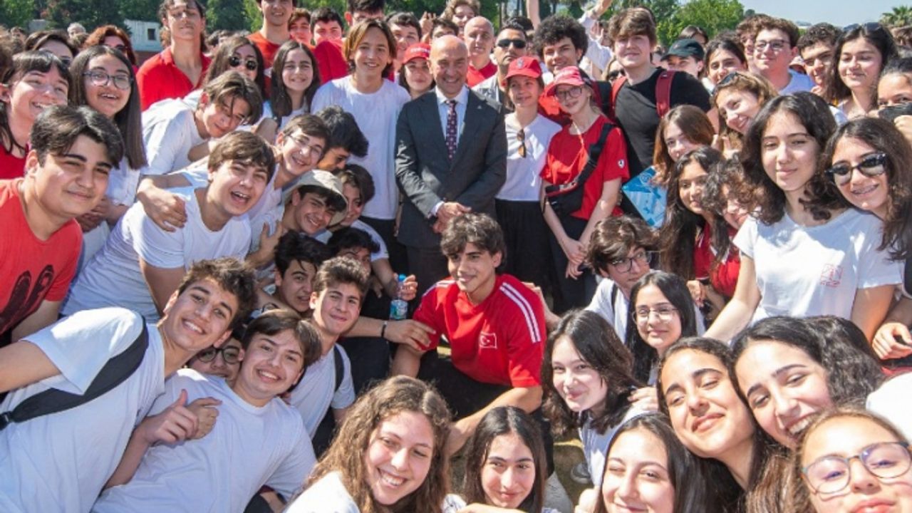 Soyer'den gençlere: Bu memleketin size ihtiyacı var