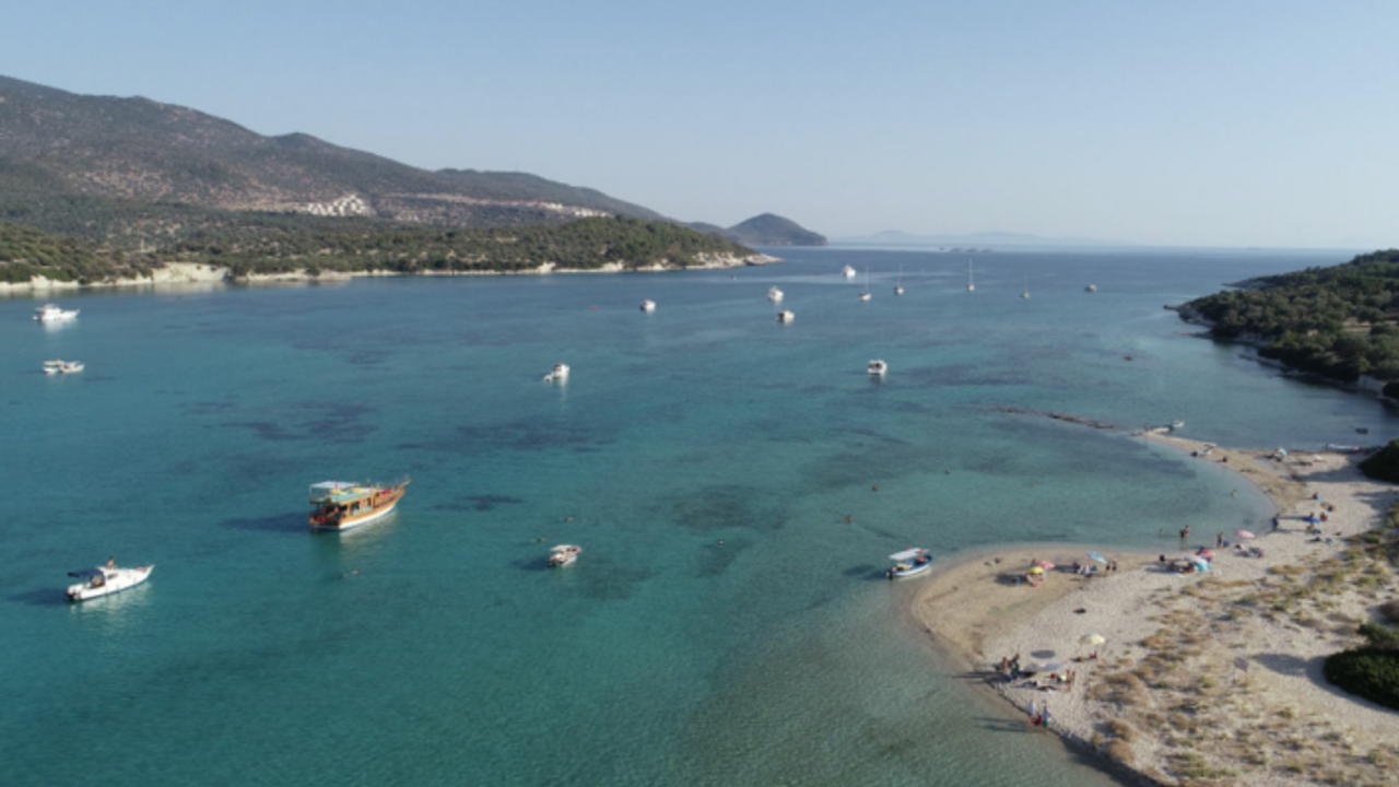 Turizm sezonu açıldı, Dikili'nin koylarına ilgi arttı