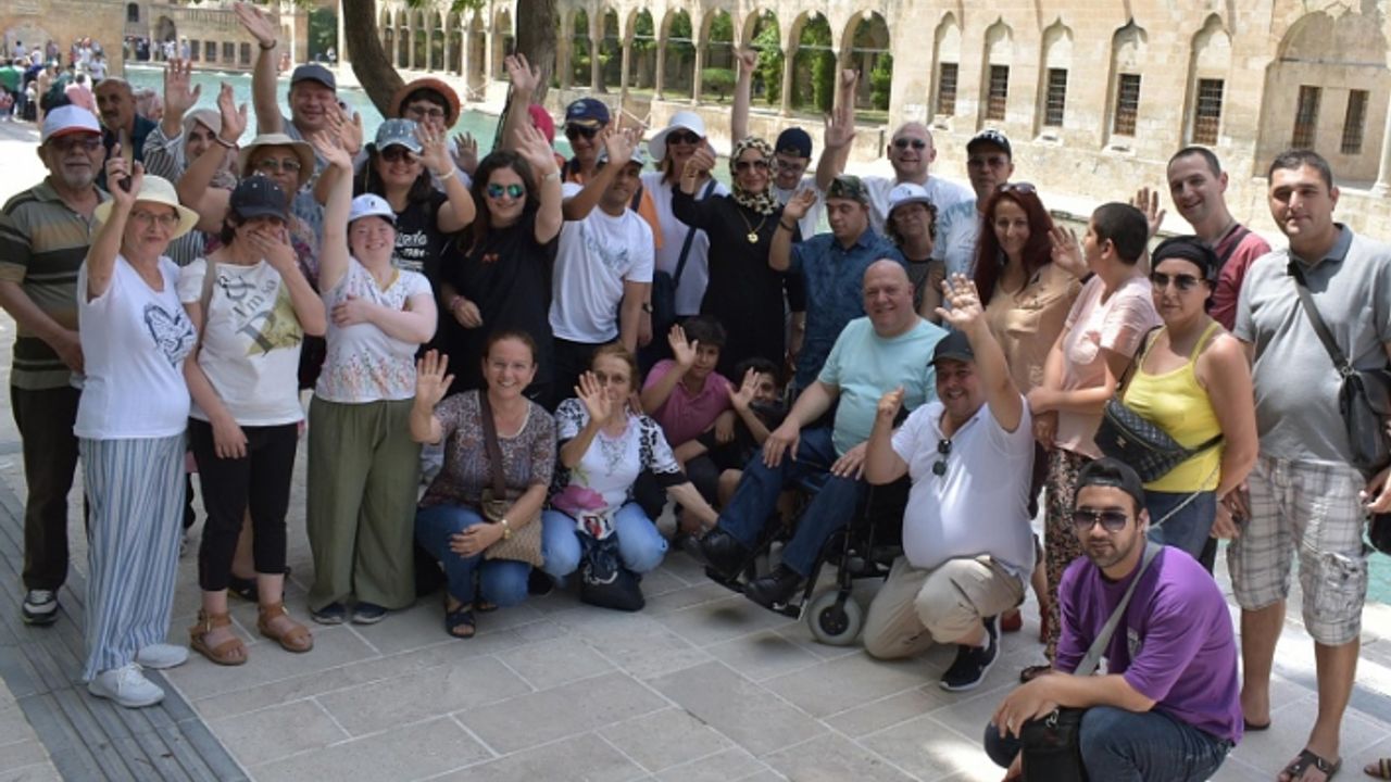 Başkan Çalkaya: Engelleri sevgiyle aşıyoruz
