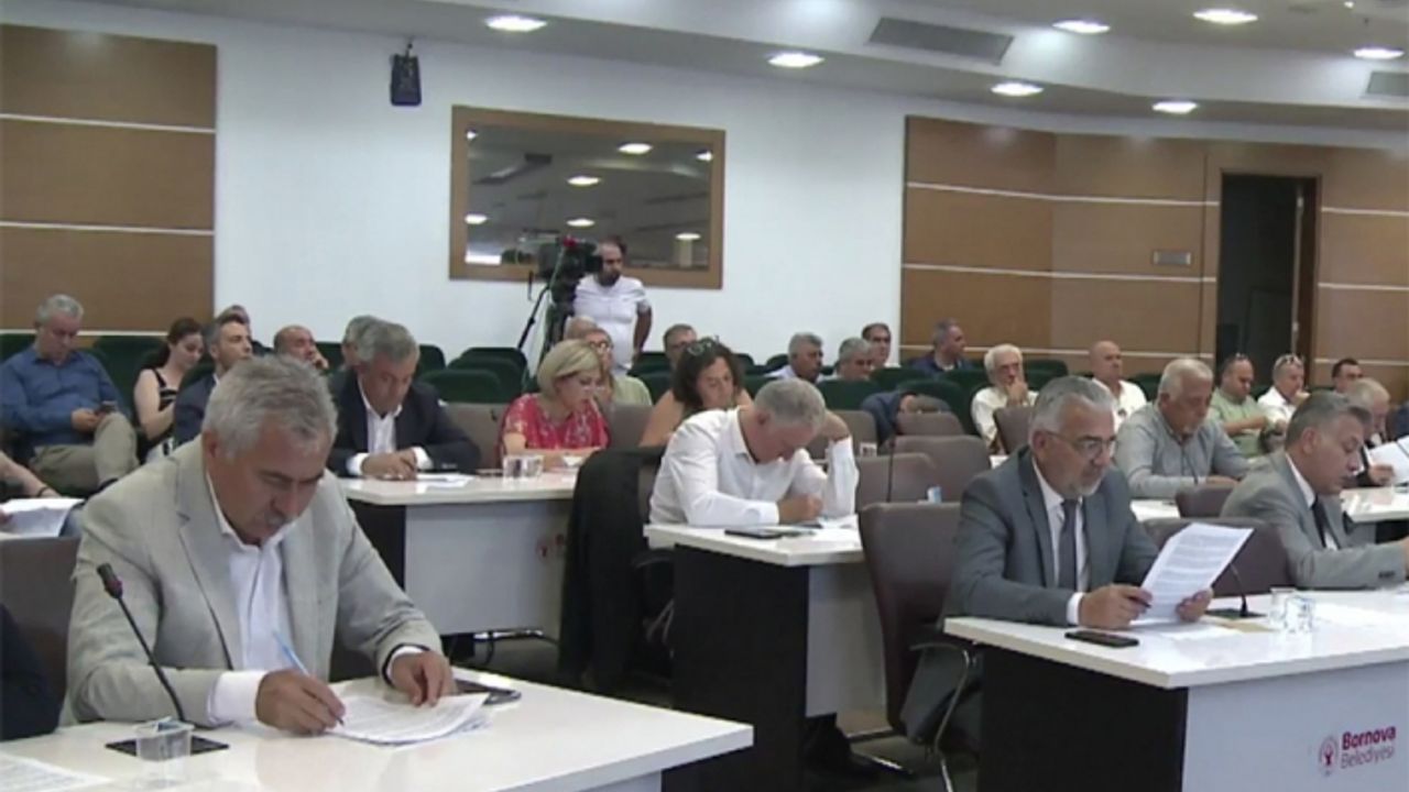 Bornova Meclisi'nde 'yurt' protokolü oy çokluğuyla geçti