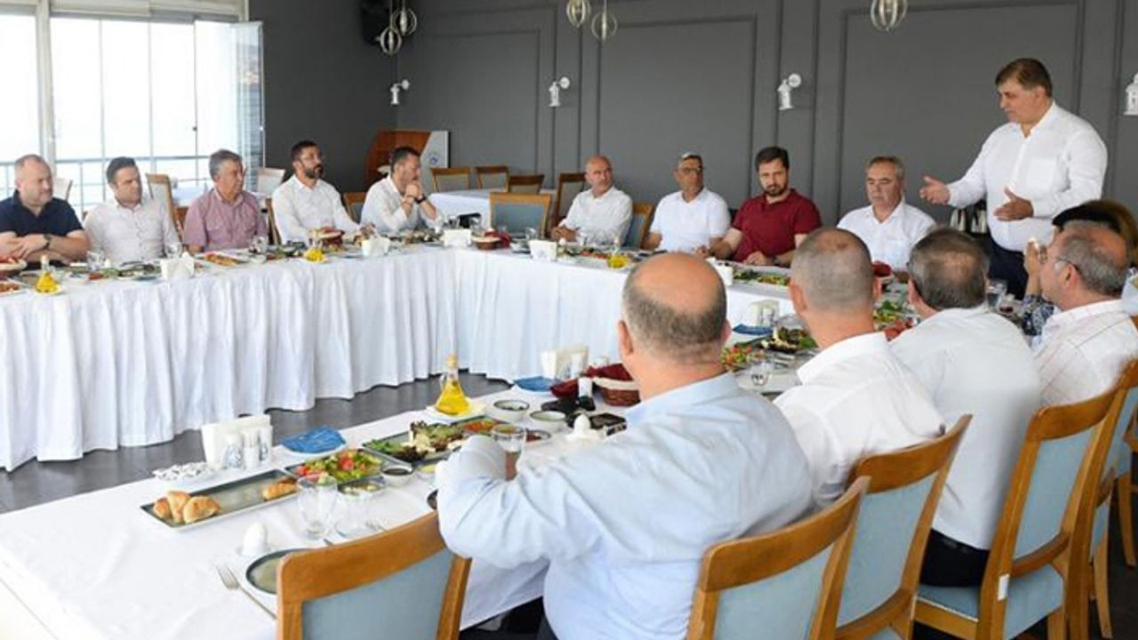 CHP İzmir'de 2. bölge zirvesi: Yücel'den ilçe başkanlarına yeni talimatlar