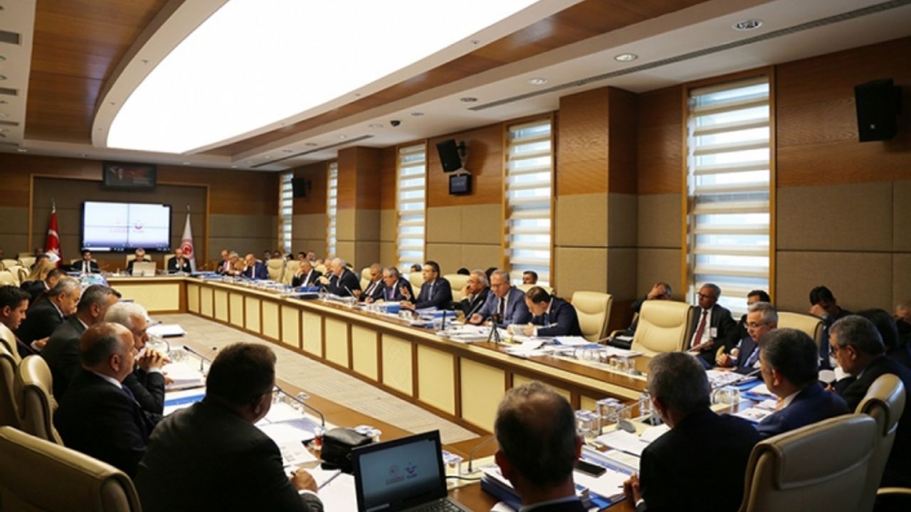 CHP'li Sertel 'YHT' kredisini sordu, TCDD Genel Müdürü yanıt verdi: Bilgim yok!