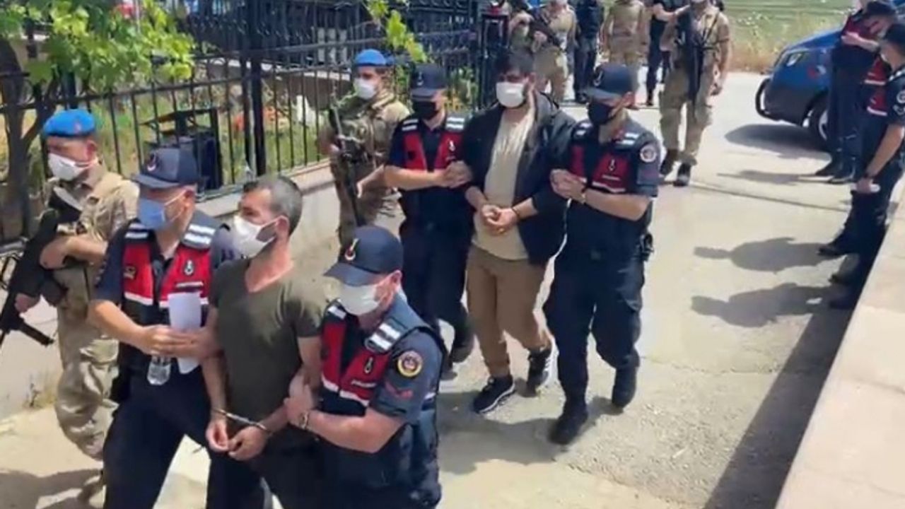 İzmir'de 10 firari zanlı JASAT'tan kaçamadı