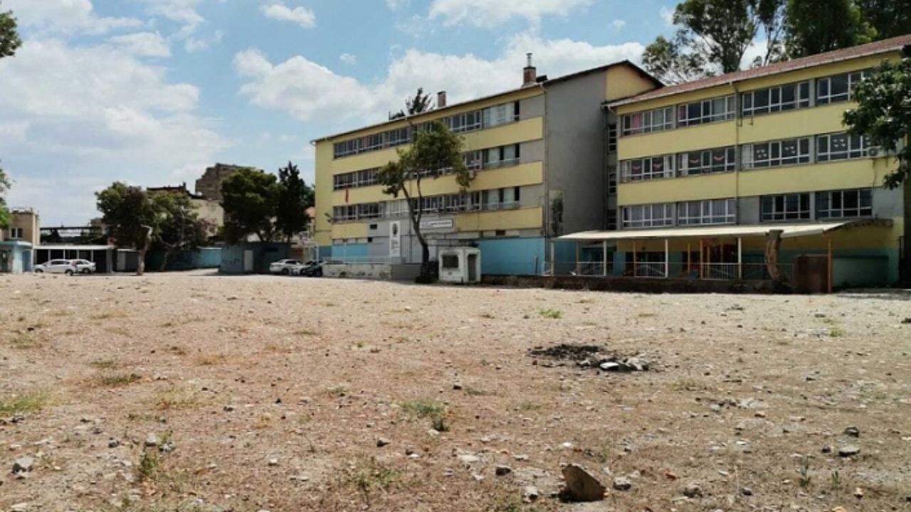 İzmir'in merkez ilçelerinde öğretmenevi kalmadı!