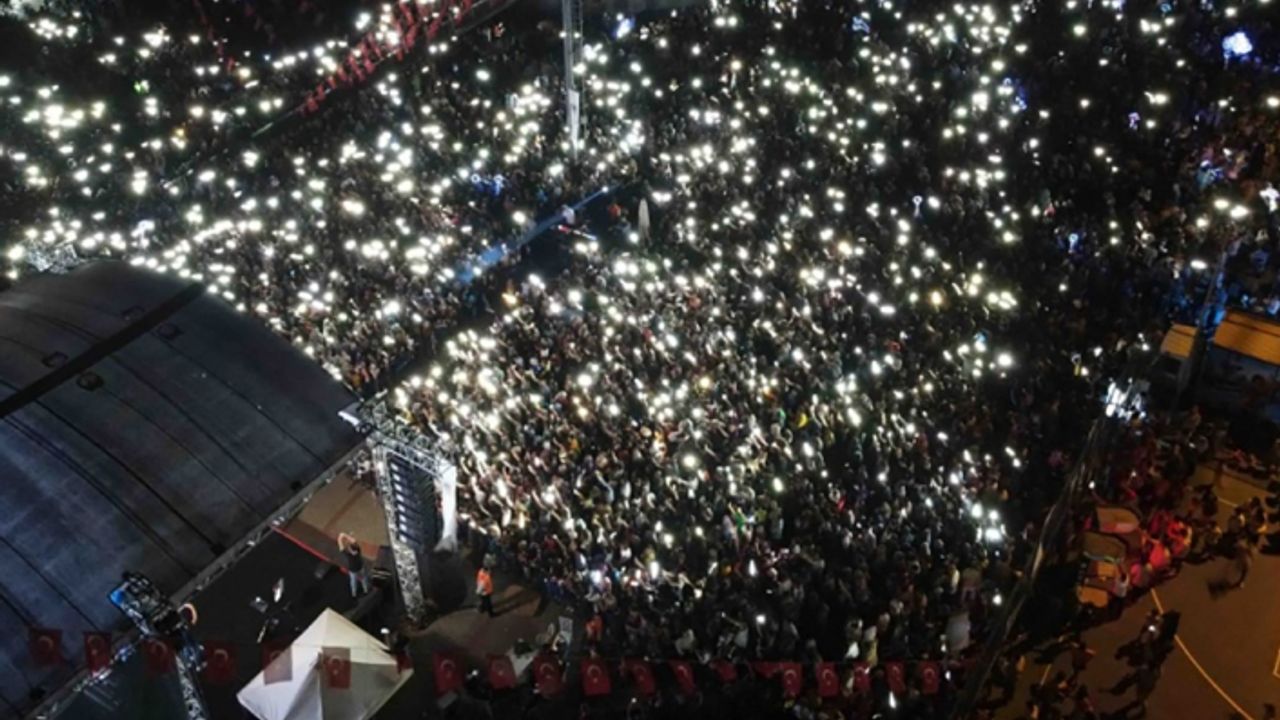 Kemalpaşa'da Kiraz Festivali coşkusu alanlara sığmadı