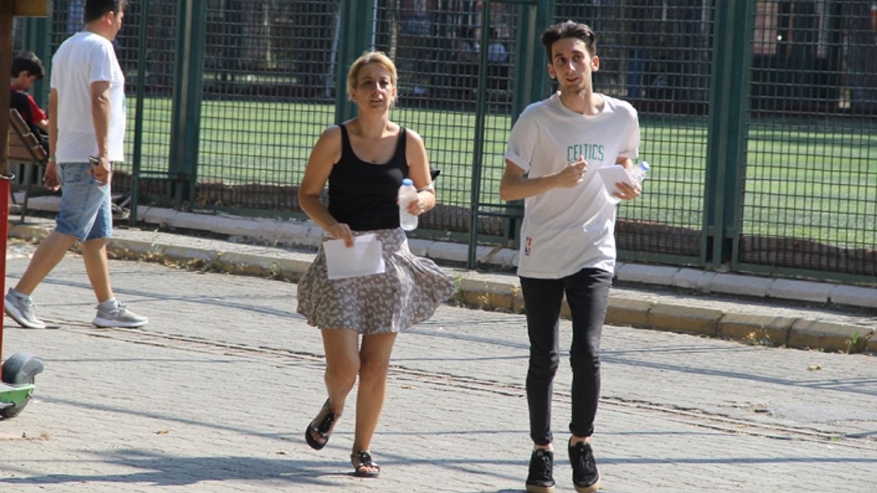 Koşarak geldiler, sınava son anda yetiştiler!