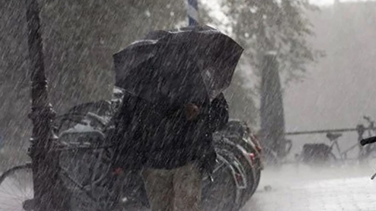 Meteorolojiden uyarı: İzmir haftaya sağanakla başlıyor