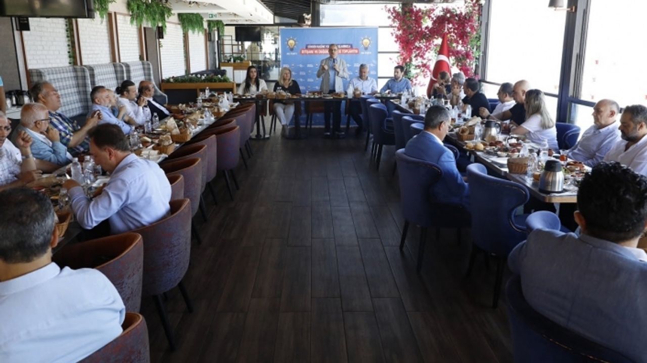 AK Parti'de 'Vefa buluşmaları' hız kesmeden devam