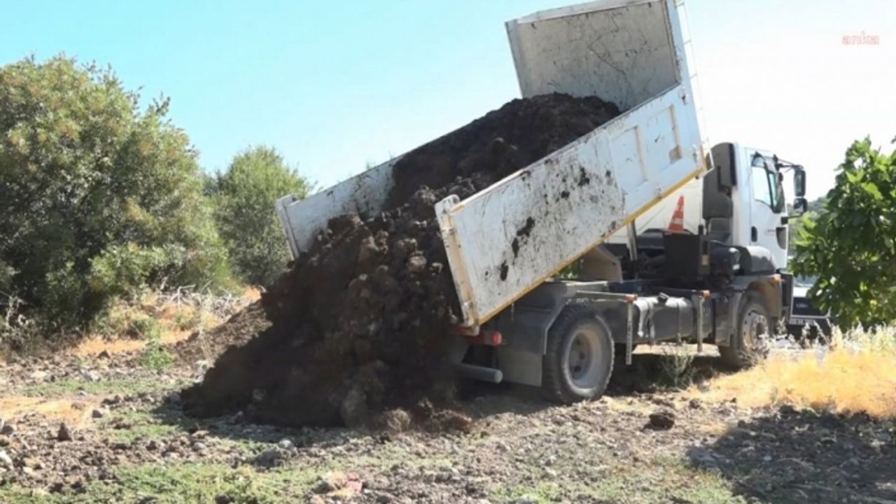 Bornova Belediyesi çiftçiye gübre dağıttı