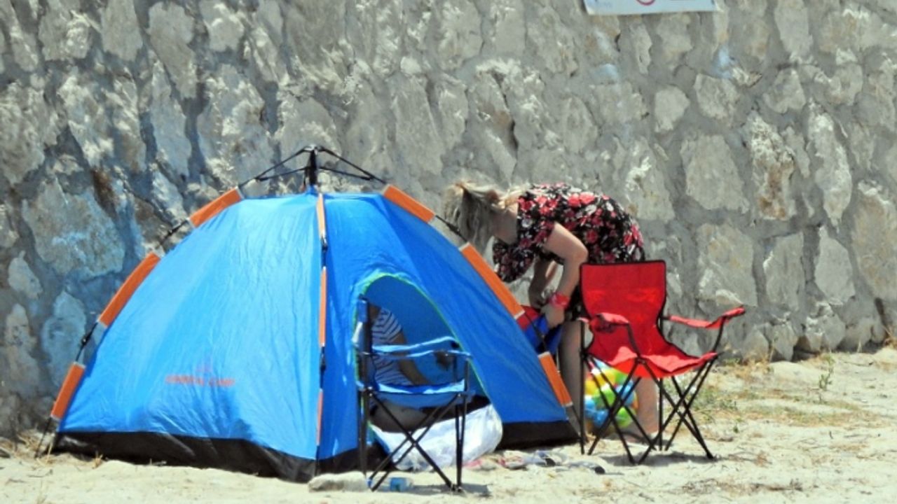 Çeşme'de kamusal alanlarda çadır yasağı