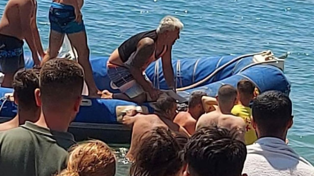 İzmir'de denize giren genç kadın boğuldu
