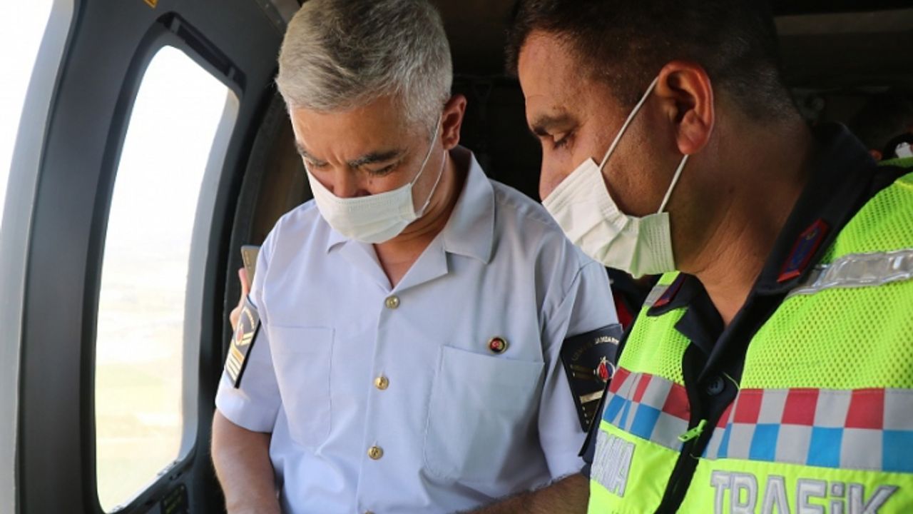 İzmir'de jandarmadan helikopterle trafik denetimi