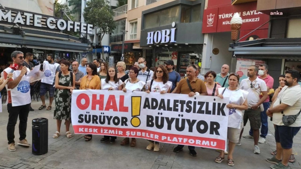 İzmir'de kamu emekçilerinden OHAL protestosu