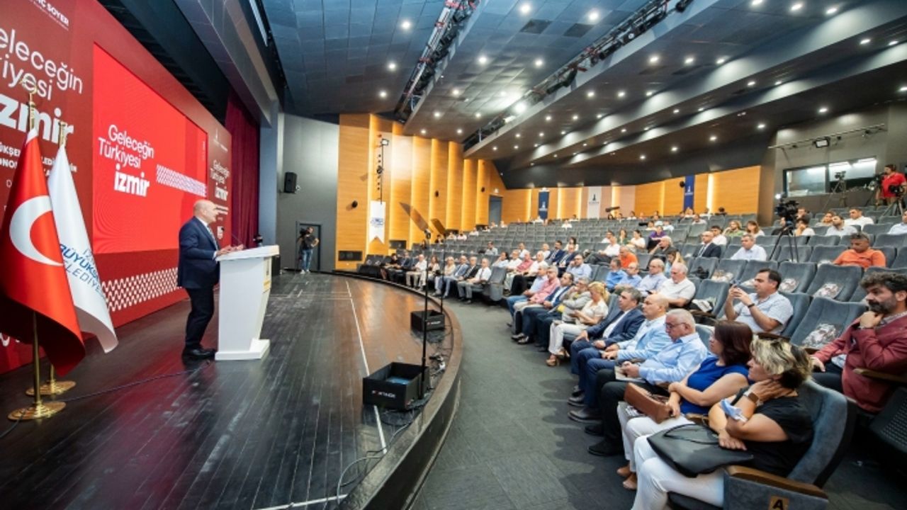 Tunç Soyer'den 2,5 saatlik İzmir sunumu