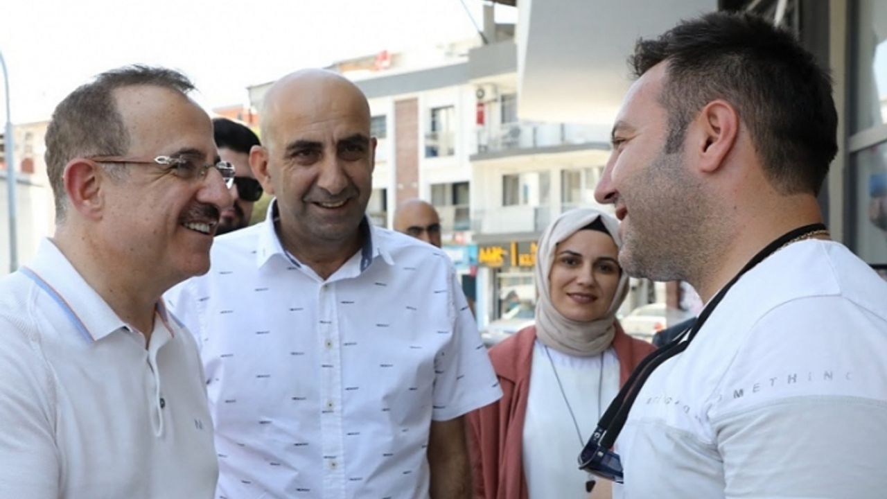 AK Partili Sürekli'den Soyer'in 'koku' açıklamasına tepki: Buna kargalar bile güler!