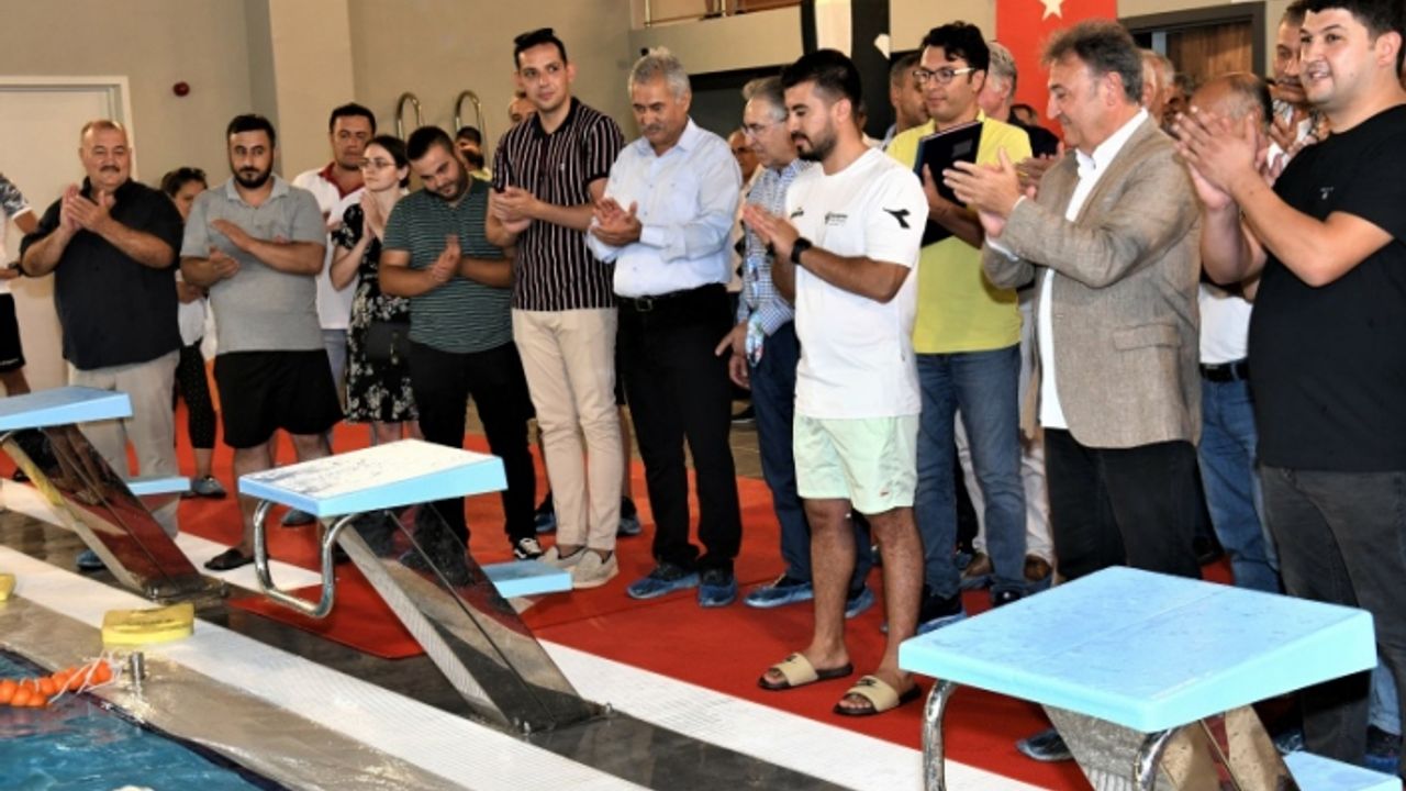 Bornova yeni 'Yüzme havuzuna' kavuştu