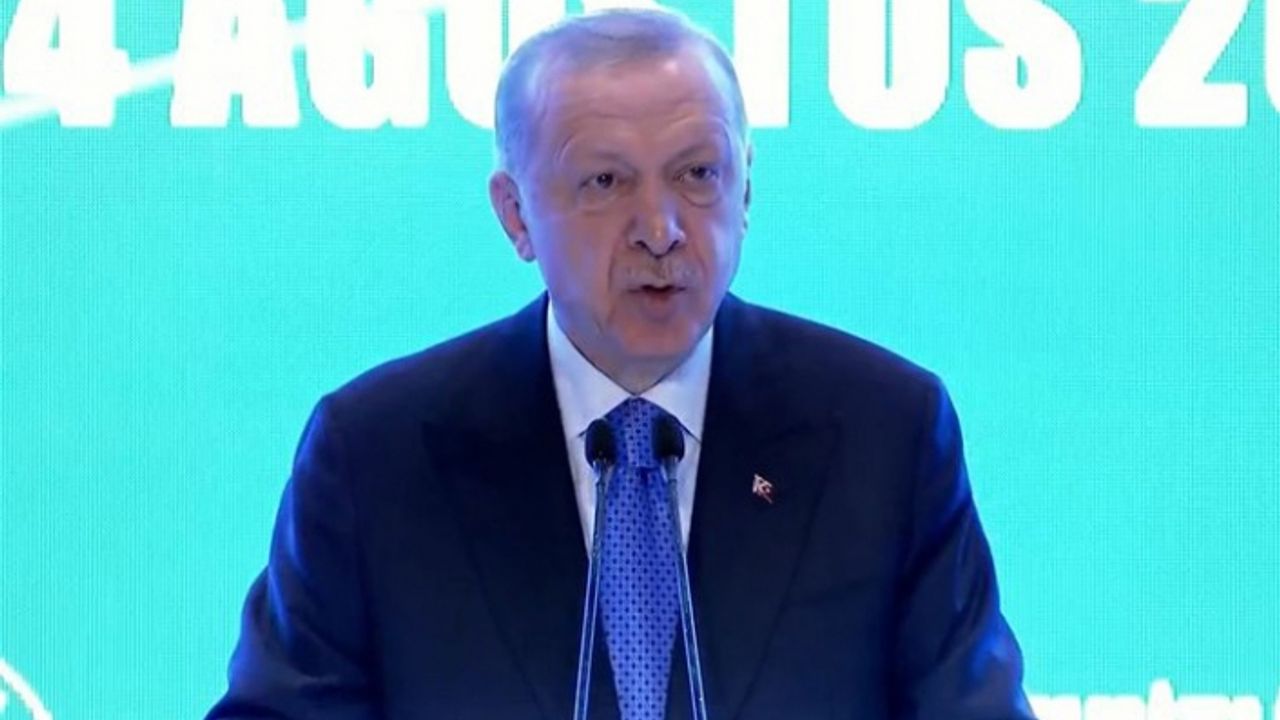 Erdoğan: Kimsenin kimliğiyle görüşüyle ilgilenmiyoruz