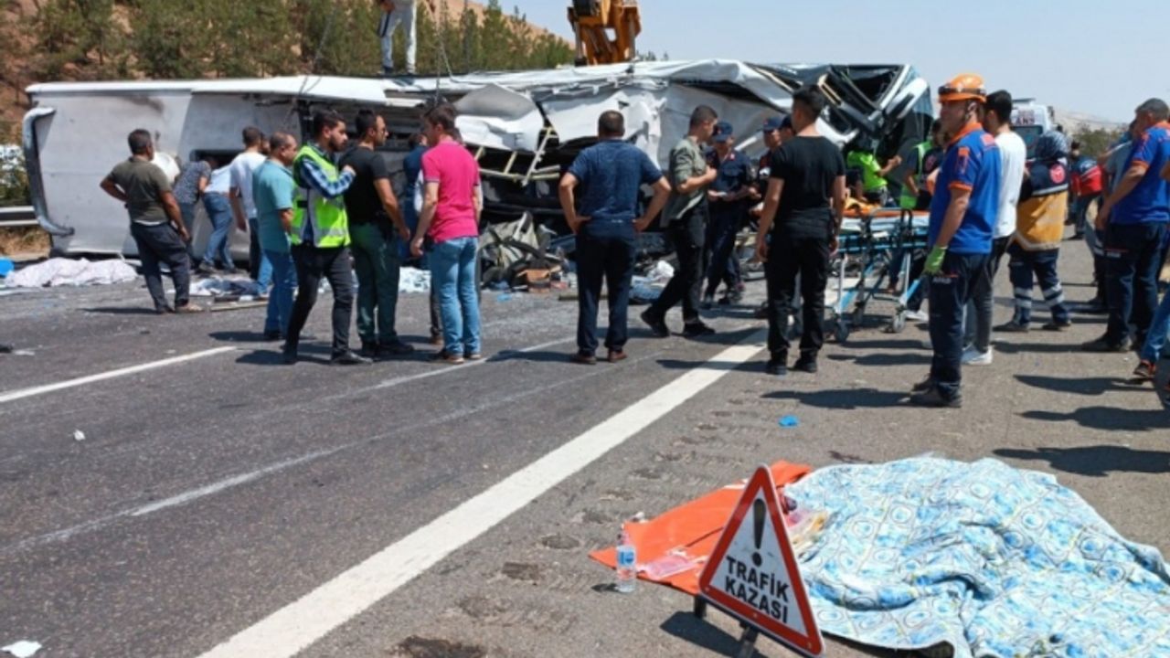 Gaziantep'de feci kaza: 16 kişi can verdi