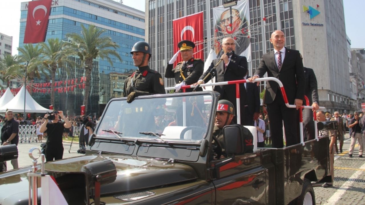 İzmir'de 30 Ağustos Zafer Bayramı coşkusu
