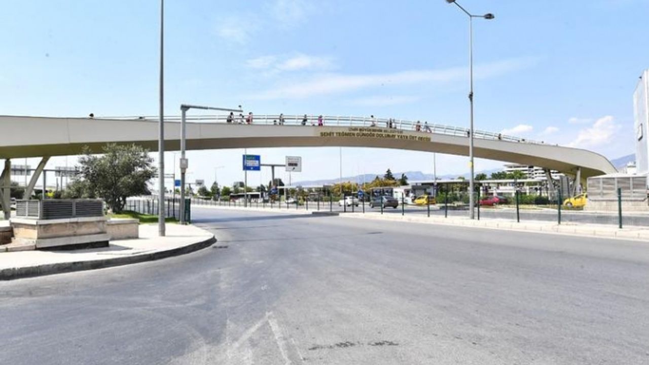 Konak’taki yaya üst geçidinde bakım çalışmaları başlıyor