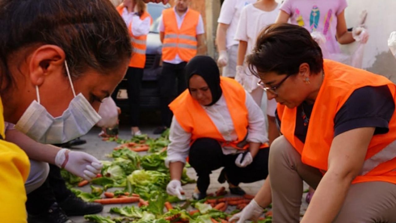 Menemen'de topraktan gelen yine toprağa dönüyor