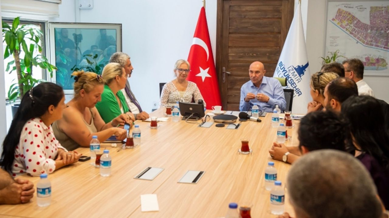 Soyer Konak Muhtarlar Derneği üyeleriyle bir araya geldi