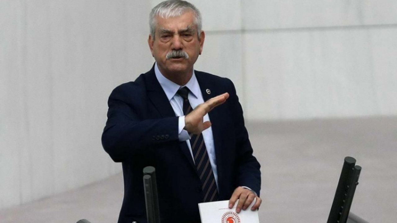 Afiş tartışmaları tam gaz: CHP'li Beko'dan AK Parti'te tepki