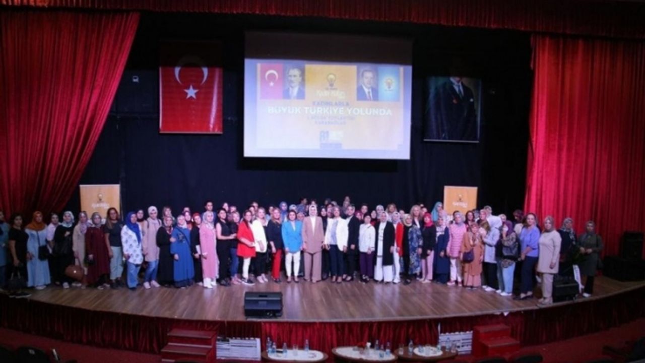 AK Parti İzmir Kadın Kolları’ndan ‘Kadın Girişimciliği Zirvesi’