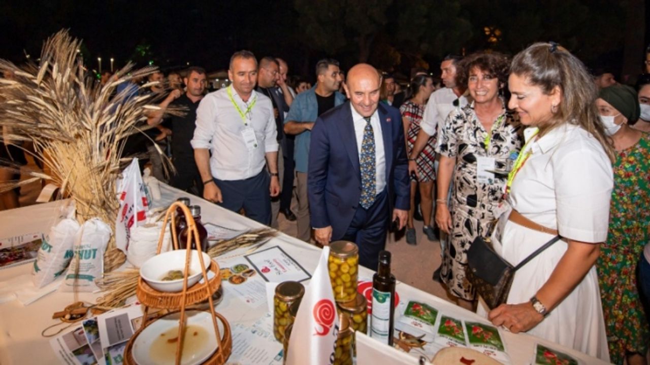 Başkan Soyer’den ilk gününde fuar turu