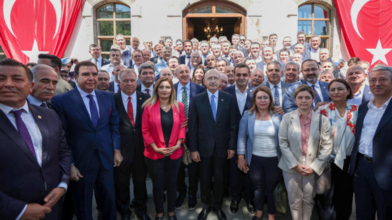 CHP lideri Kılıçdaroğlu milletvekillerini İzmir'de topluyor! Üç günlük kamp